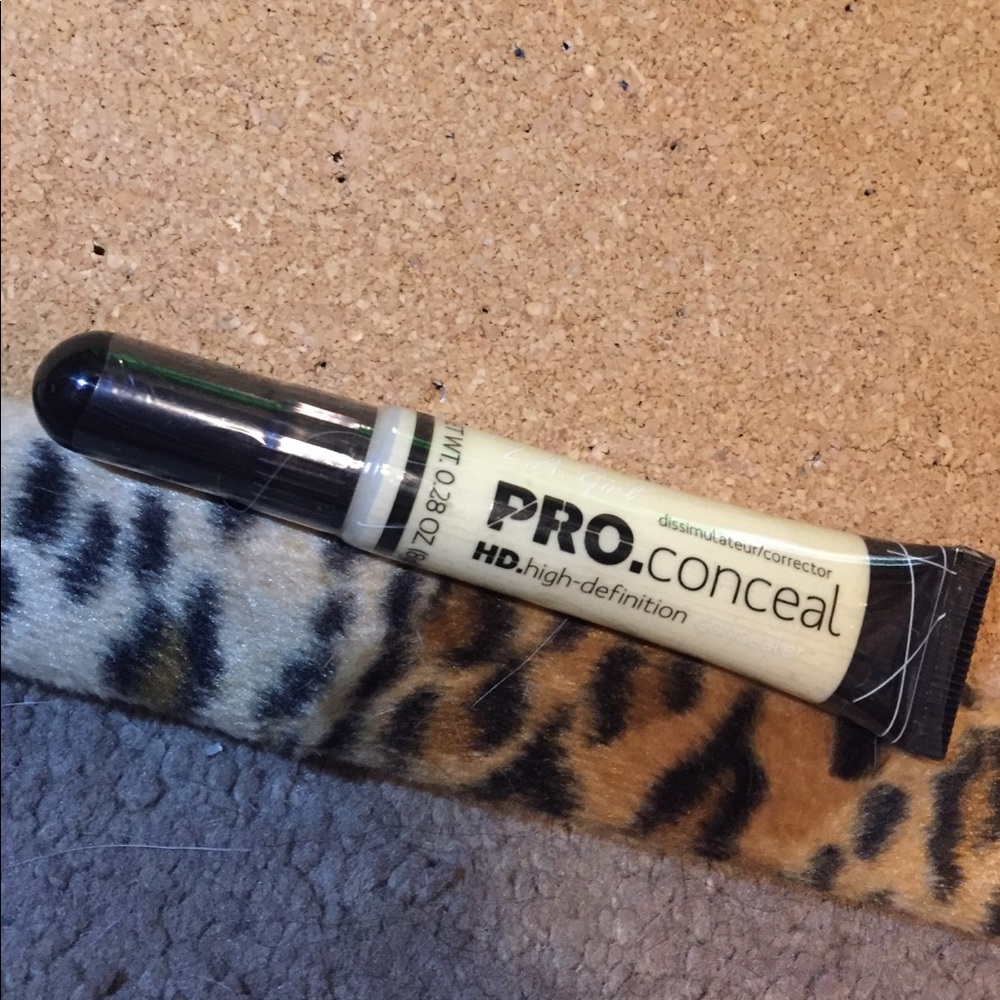 Nip light yellow corrector pro concealer